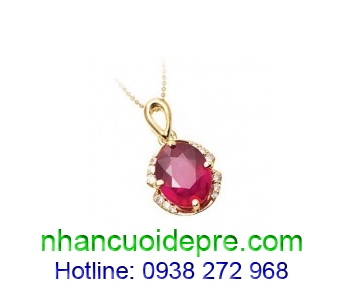 Mề đay vàng 18K gắn đá Ruby